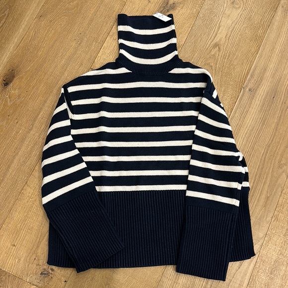 GAP Oversized Navy Blue Striped Turtleneck Sweater - NWT Size XXS - Picture 6 of 8